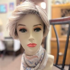 Raquel Welch “On The Cover” Heat friendly synthetic wig